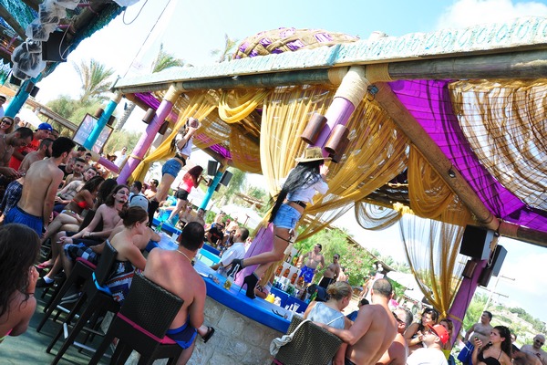 Edde Sands Champagne Shower